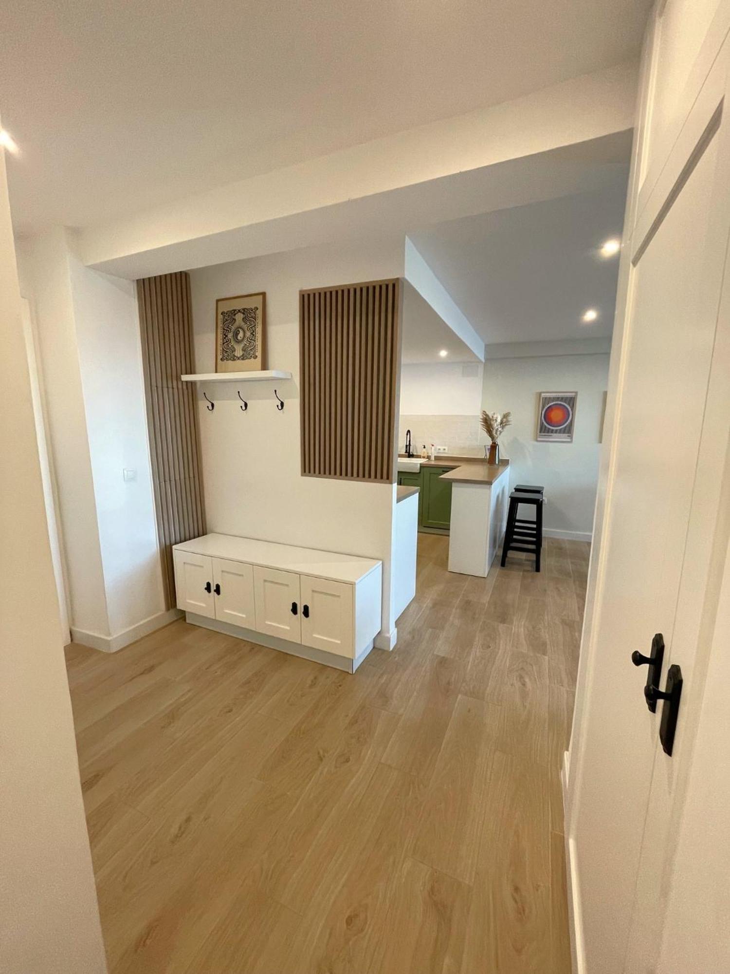 Luxury And Newly Refurbished 3 Bedroom Next To The Slopes Including Indoor Parking