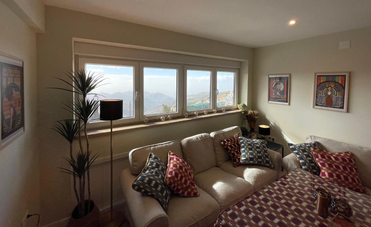 Luxury And Newly Refurbished 3 Bedroom Next To The Slopes Including Indoor Parking