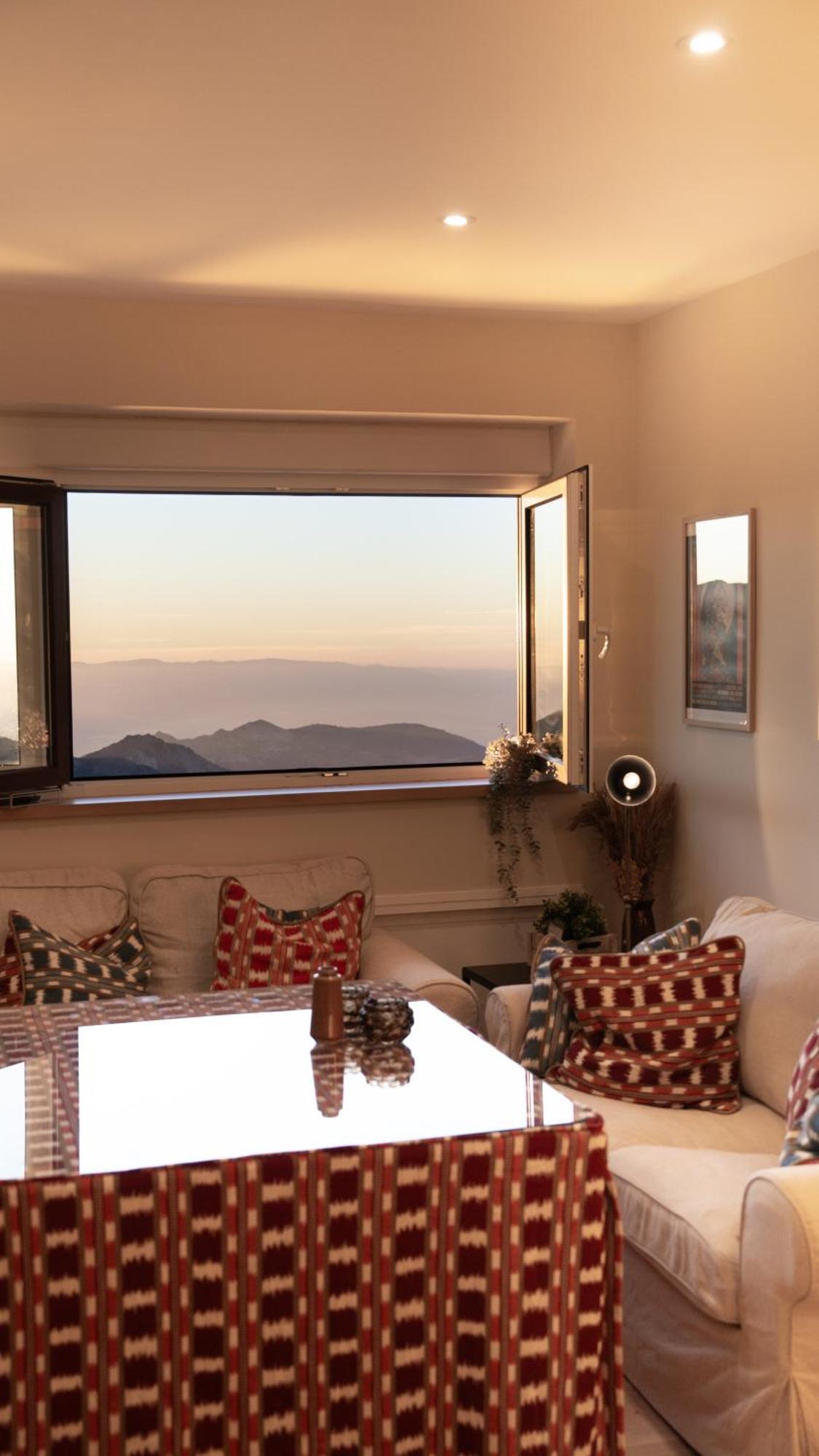 Apartment Luxury And Newly Refurbished 3 Bedroom Next To The Slopes Including Indoor Parking *